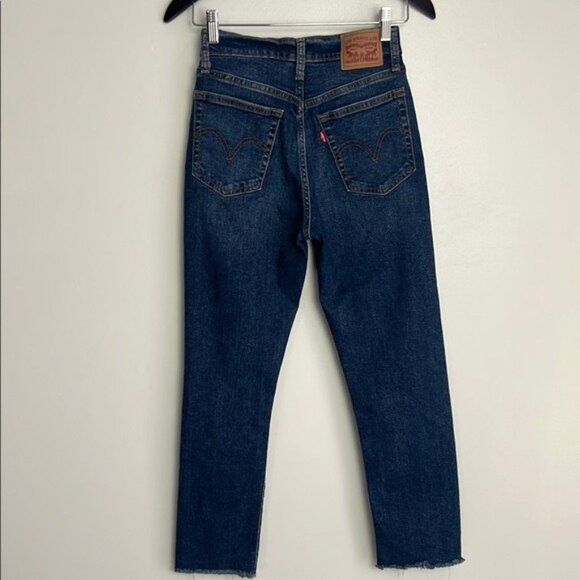 Levi’s High Rise Wedgie Straight Cropped Jeans - 25 - Picture 4 of 14